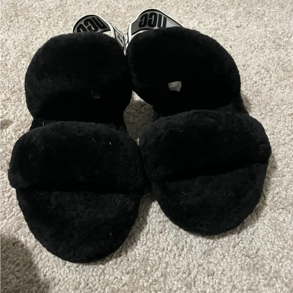 Uggs fur sandals